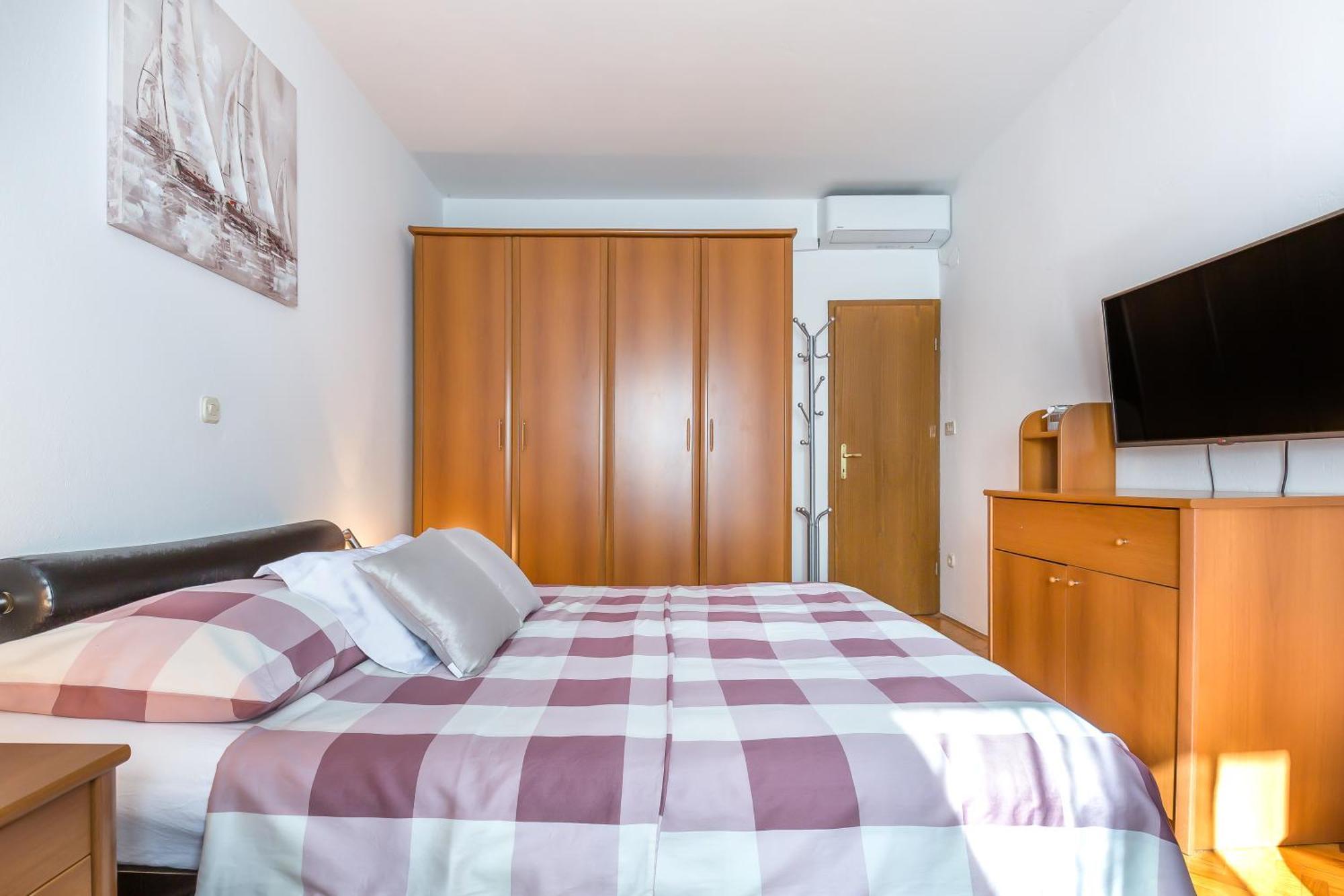 Apartmani Lovrenco Krvavica Exterior foto