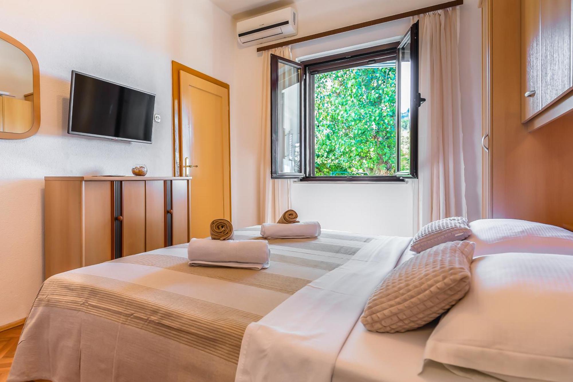 Apartmani Lovrenco Krvavica Exterior foto