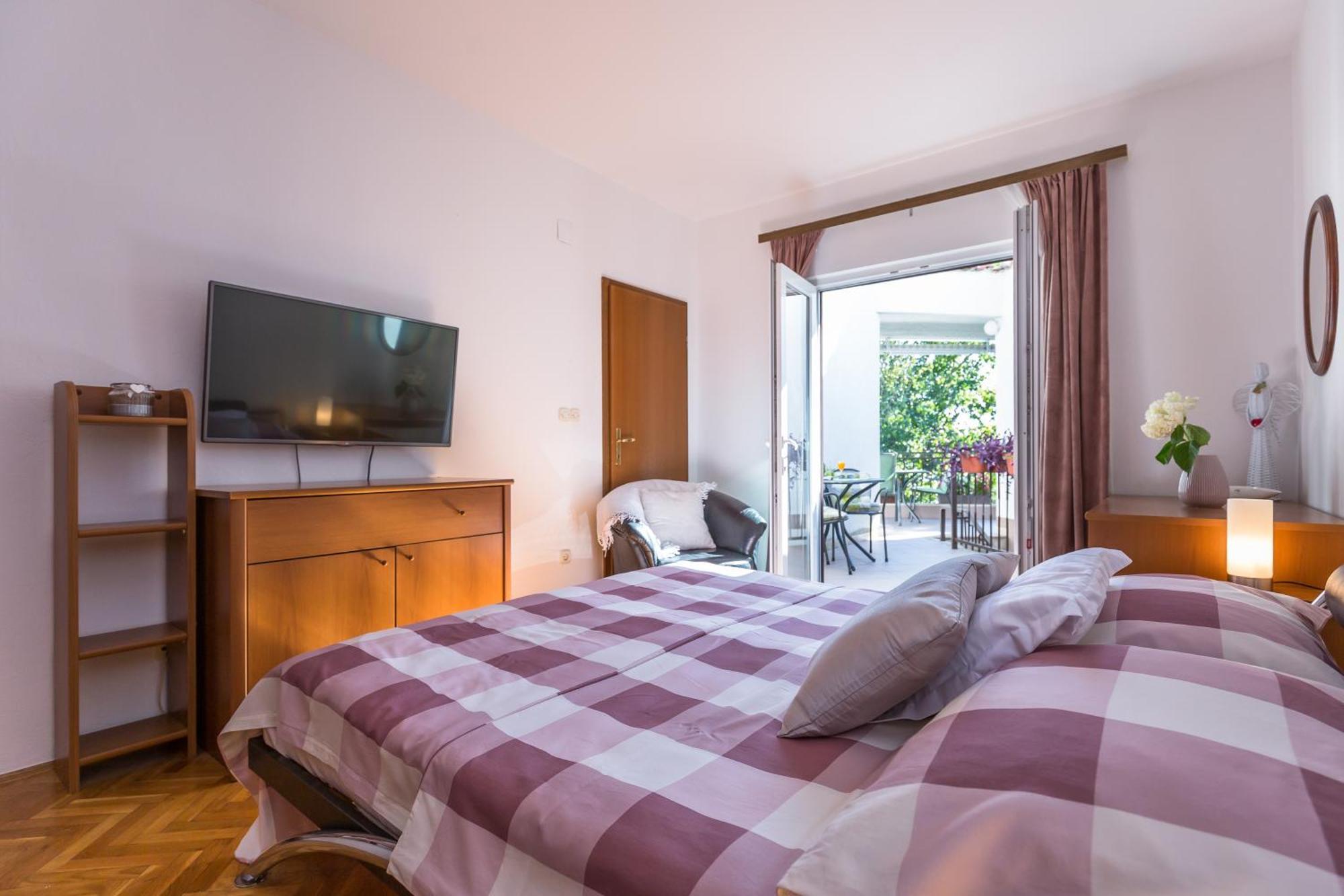 Apartmani Lovrenco Krvavica Exterior foto